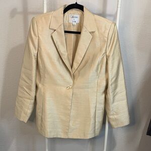 Le Suit Classic Cream/Golden Shimmer Blazer